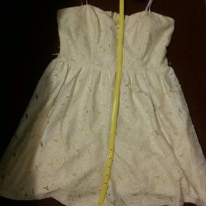 Elegant dress and belt